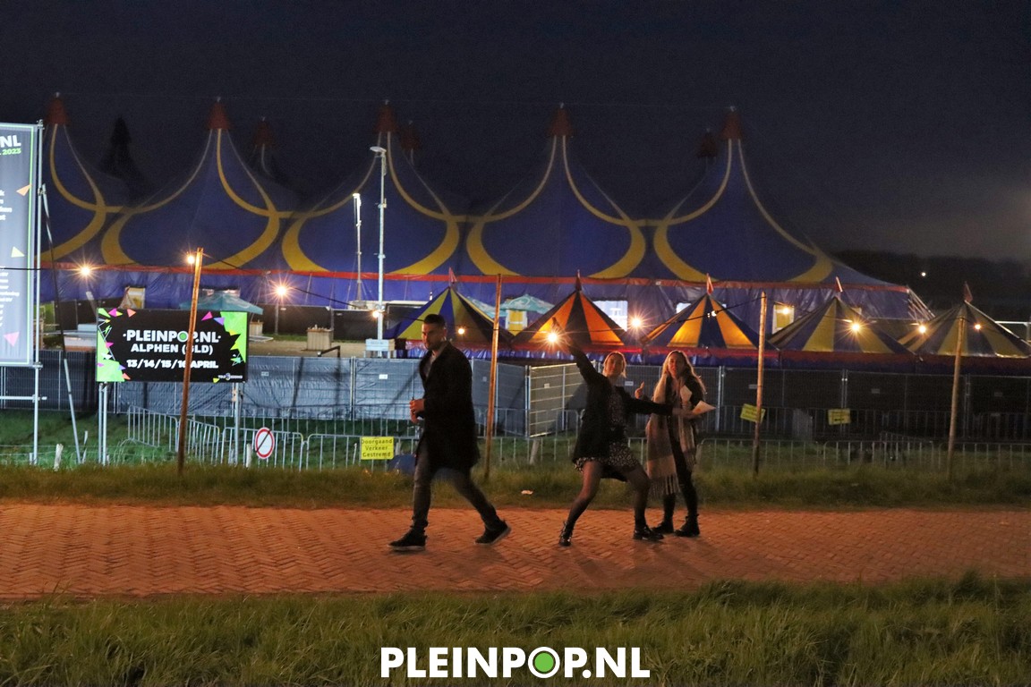 Zondag D I V.        (32)